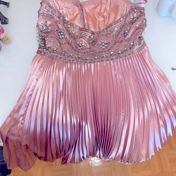 Strapless Short Bubble Dress pleated and beaded - Picture 3 of 6